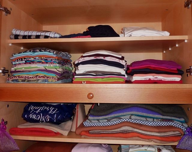 Simplify the Wardrobe: Organization is Key